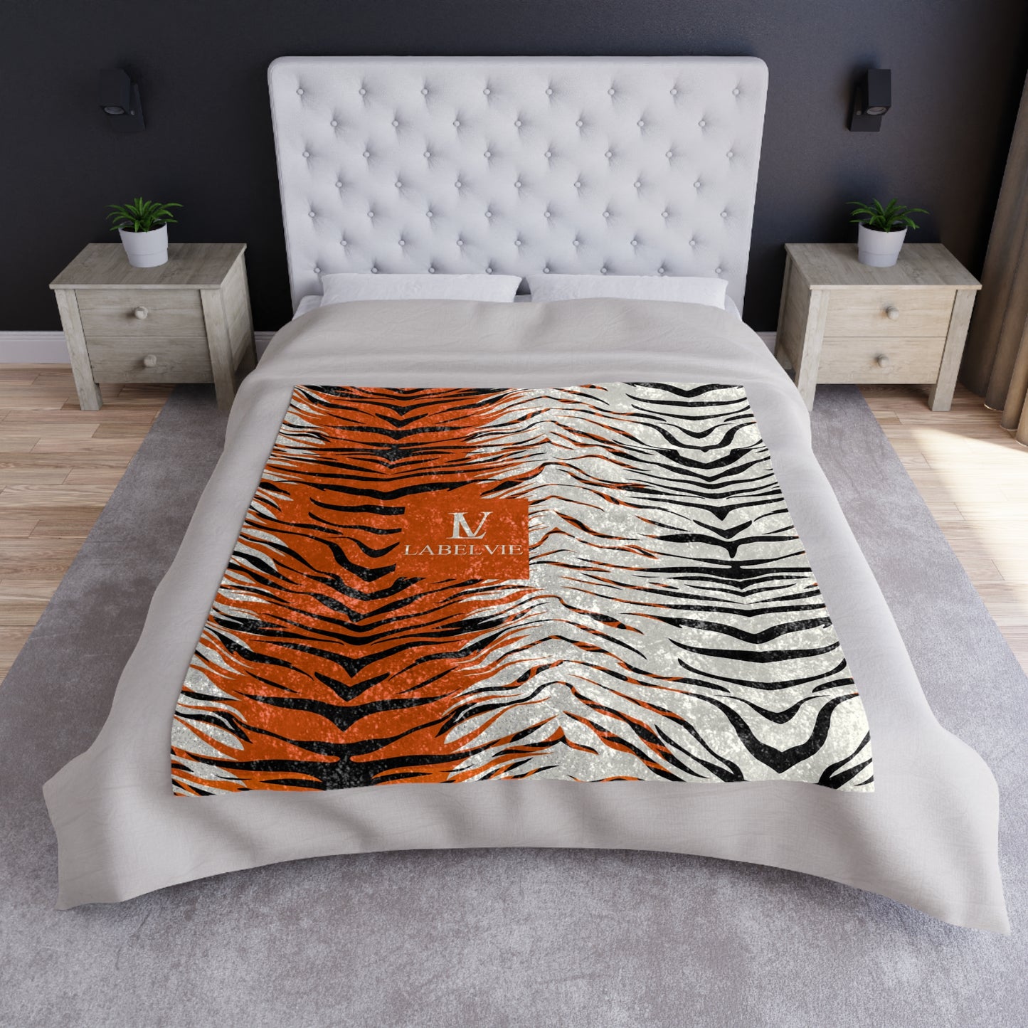 Stylish Tiger Print Crushed Velvet Blanket - Cozy Home Decor, Gift for Animal Lovers, Home Essentials, Bedroom Throw, Boho Blanket