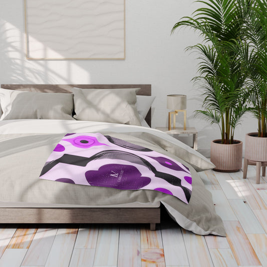 Purple Retro Geometric Fleece Blanket — Cozy Mid-Century Pattern Throw